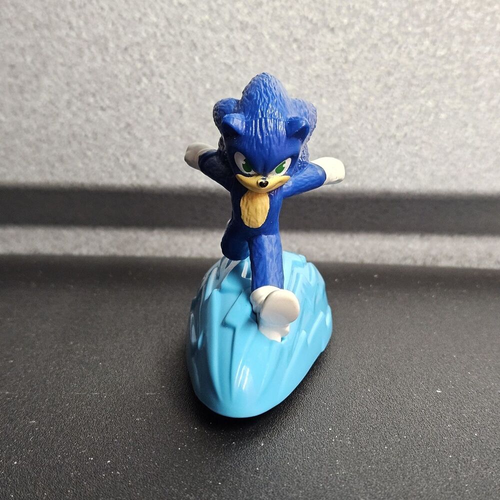 2022 Sonic The Hedgehog 2 Toy Running Sonic Figure Blue Base 3 Inch